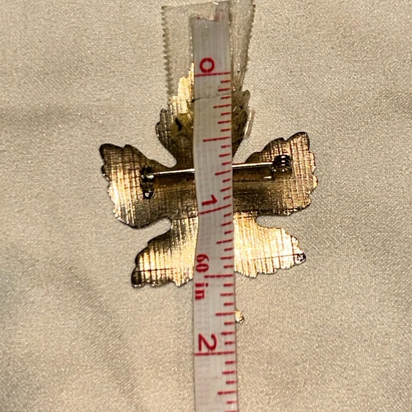 green maple leaf enamled brooch pin - Picture 3 of 4